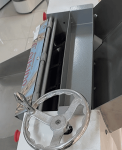 Sobadora de Pedestal 50cm 2Hp - Cousiño 8