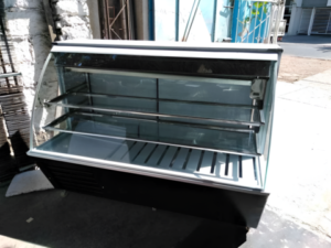 Meson Refrigerado Curvo con Bodega 1,5 mt - GyT 4