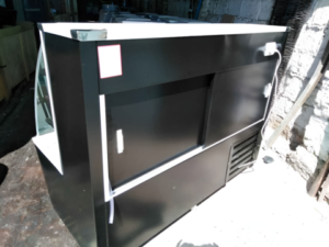 Meson Refrigerado Curvo con Bodega 1,5 mt - GyT 5