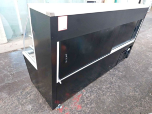 Meson Refrigerado Curvo con Bodega 2 mt - GyT 5
