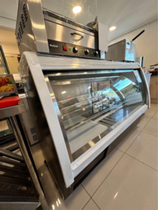 Meson Refrigerado Semicurvo con Bodega 1,5 mt - GyT 4