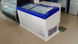 Congeladora 500 Lts Tapa de Vidrio Curvo Borde Azul 5C - Bozzo 5