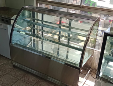 Vitrina Pastelera Curva 1,5 metros - Bozzo 5