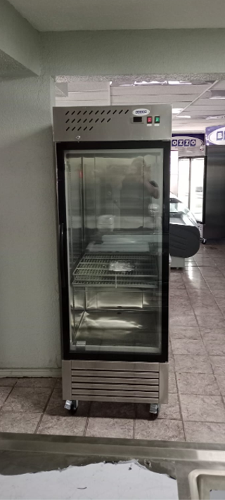 Congelador Vertical 574 Lts 1 Puerta de Vidrio F Forzado - Bozzo 11